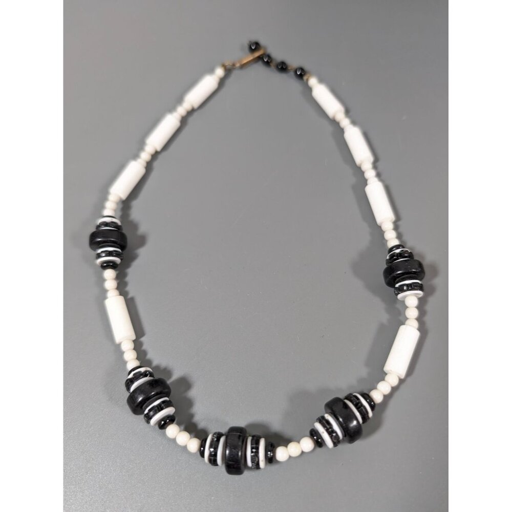 Vintage Black White Lucite Bead Choker Necklace Mid‎ Century MOD 16"